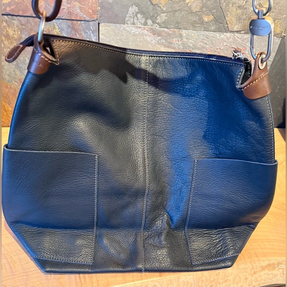 NWOT Peter Kent, Argentina, pebbled navy blue leather, brown strap, zipper pull - Picture 3 of 16